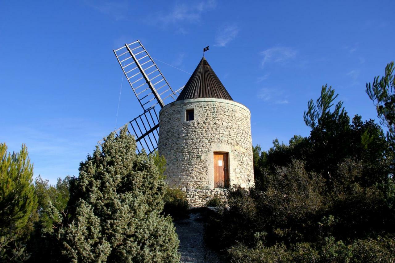 Gites Du Cigalon Et De La Montagnette Бульбон Экстерьер фото
